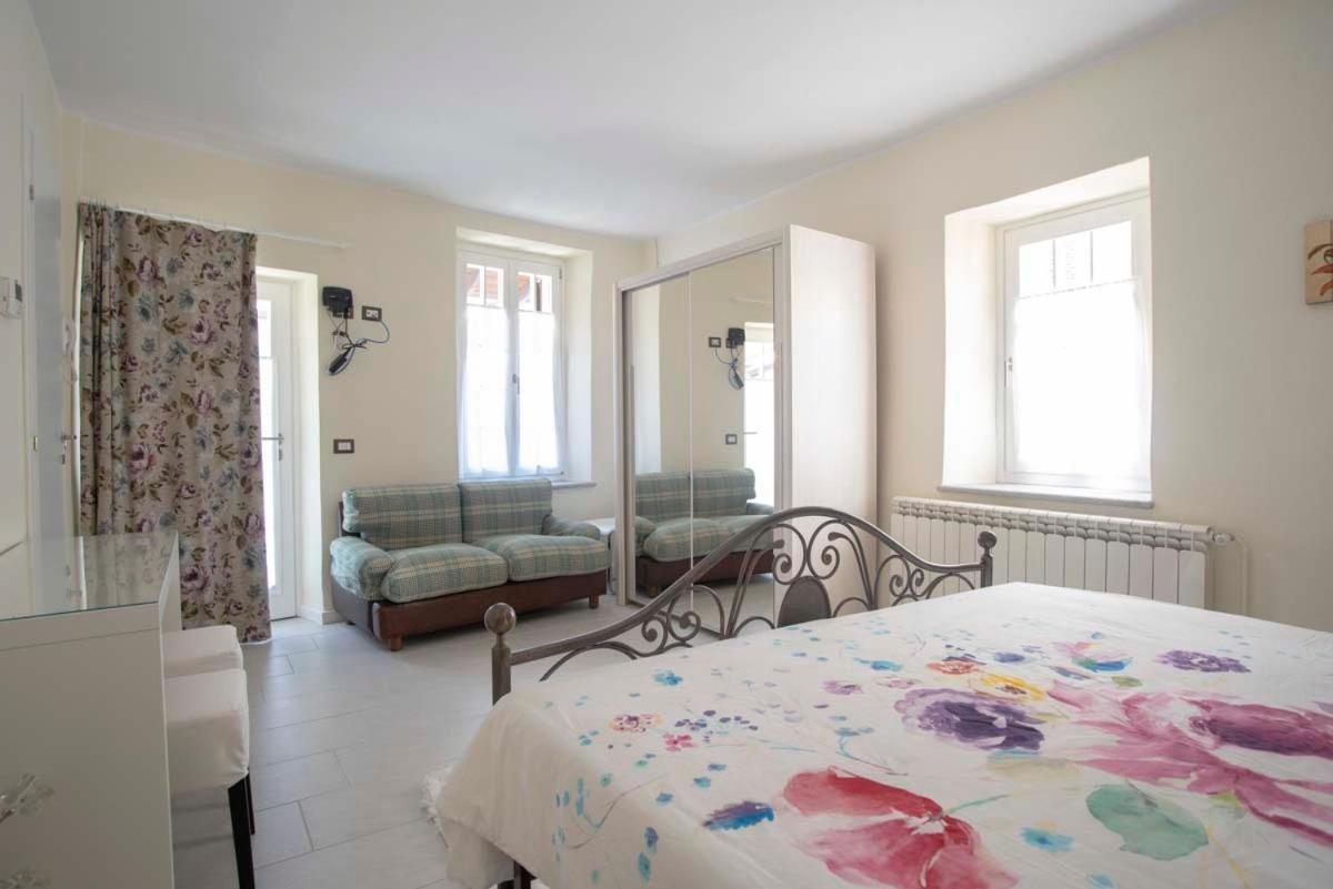 Vila Casa Mia Castelveccana Exteriér fotografie